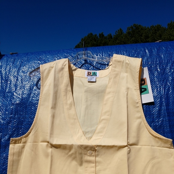 COPY - Yellow Broadcloth Vest XL NWT - Picture 4 of 11